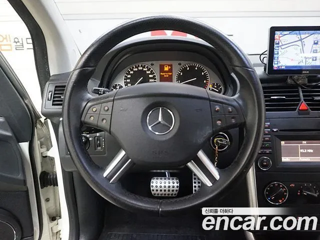 Mercedes-Benz B-Class 2011 — фото 12