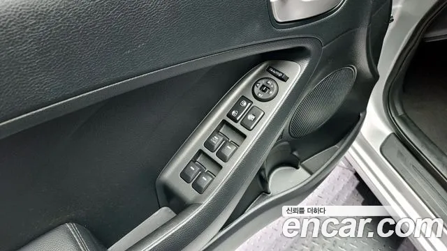 Kia K3 2015 — фото 19