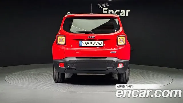 Jeep Renegade 2016 — фото 4