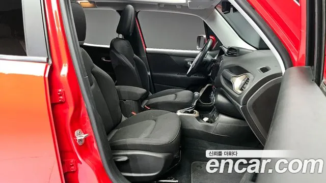 Jeep Renegade 2016 — фото 10