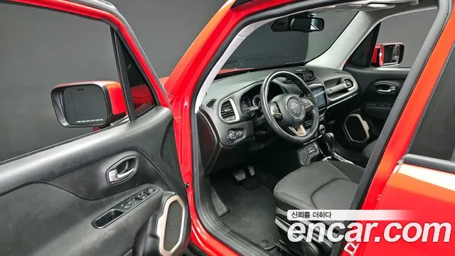 Jeep Renegade 2016 — фото 11