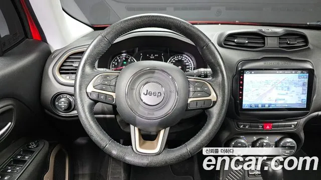 Jeep Renegade 2016 — фото 13