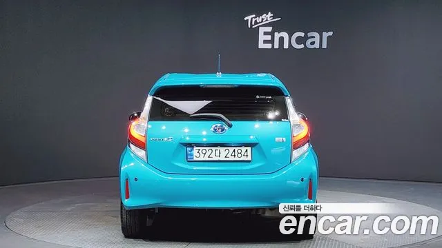 Toyota Prius 2018 — фото 4