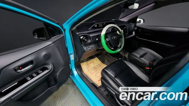 Toyota Prius 2018 — фото 10