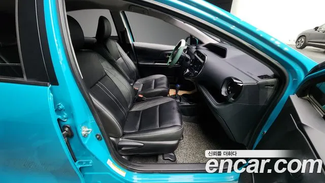 Toyota Prius 2018 — фото 13