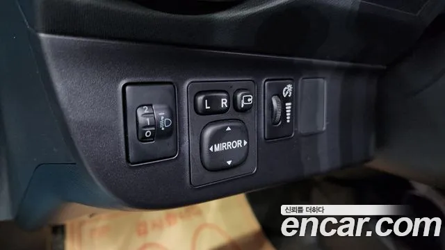 Toyota Prius 2018 — фото 15