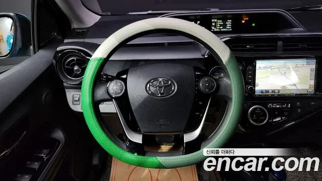 Toyota Prius 2018 — фото 16