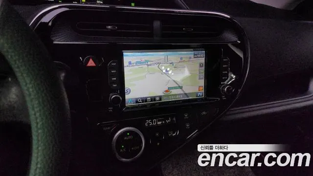 Toyota Prius 2018 — фото 18