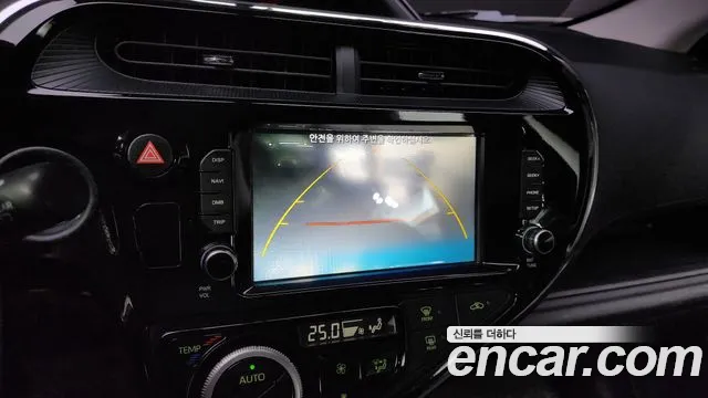 Toyota Prius 2018 — фото 19