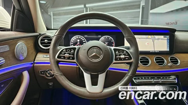 Mercedes-Benz E-Class 2020 — фото 13