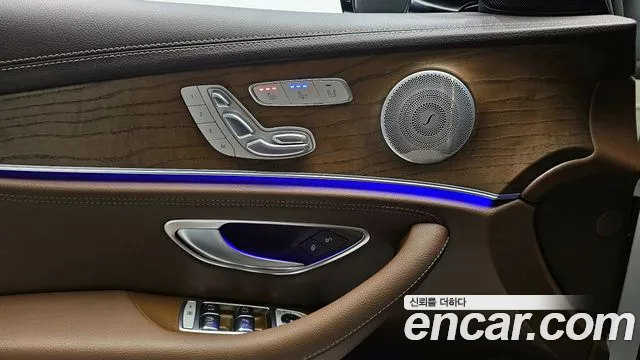 Mercedes-Benz E-Class 2020 — фото 18