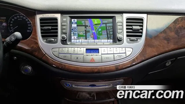 Hyundai Genesis 2011 — фото 14