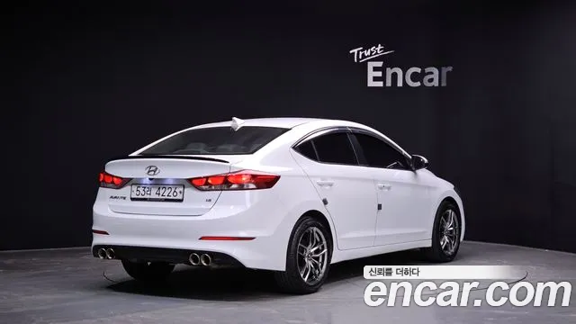 Hyundai AVANTE 2018 — фото 2