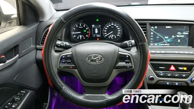 Hyundai AVANTE 2018 — фото 13