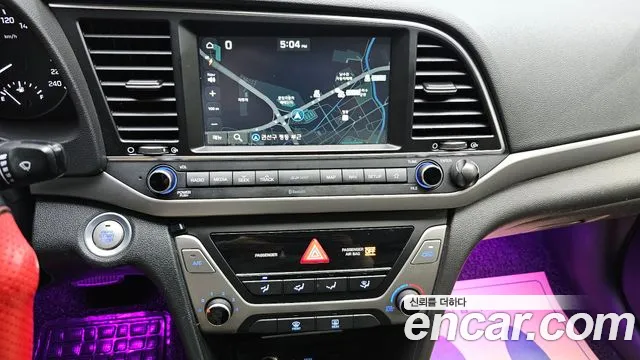 Hyundai AVANTE 2018 — фото 14