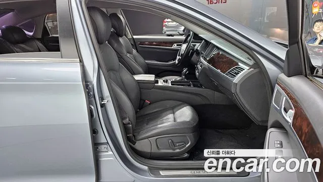 Hyundai Genesis 2015 — фото 10