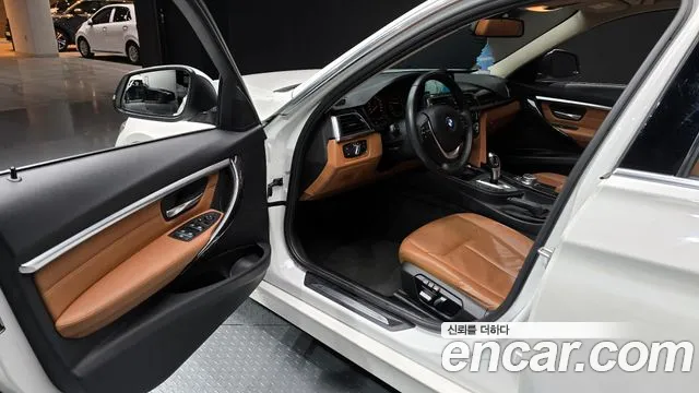 BMW 3-Series 2017 — фото 10