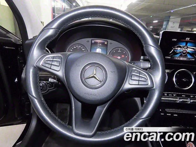 Mercedes-Benz C-Class 2018 — фото 8