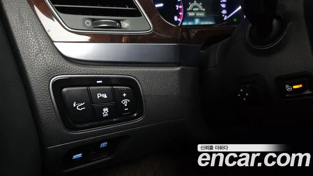 Hyundai Equus 2013 — фото 13