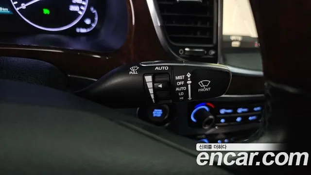 Hyundai Equus 2013 — фото 15