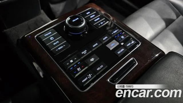 Hyundai Equus 2013 — фото 19
