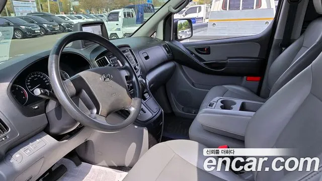 Hyundai Starex 2017 — фото 7