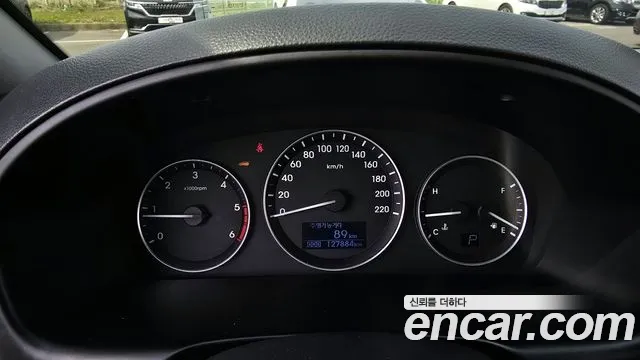 Hyundai Starex 2017 — фото 8
