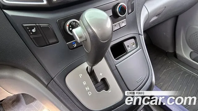 Hyundai Starex 2017 — фото 9