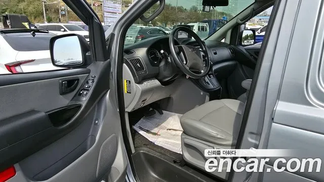 Hyundai Starex 2017 — фото 11
