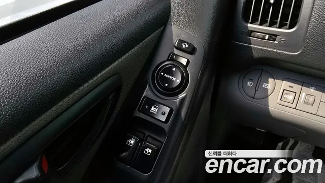 Hyundai Starex 2017 — фото 14