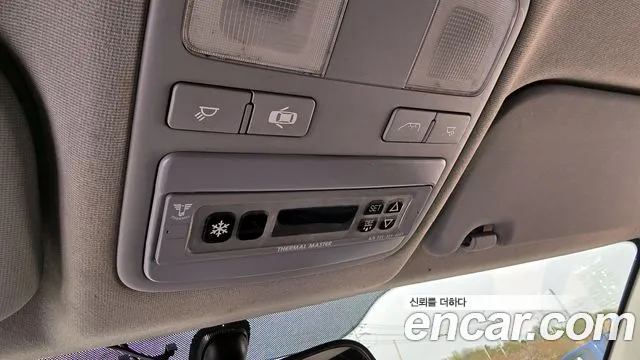 Hyundai Starex 2017 — фото 16