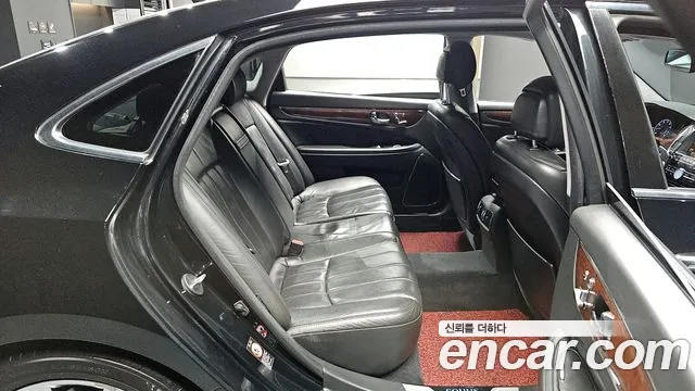 Hyundai Equus 2010 — фото 11