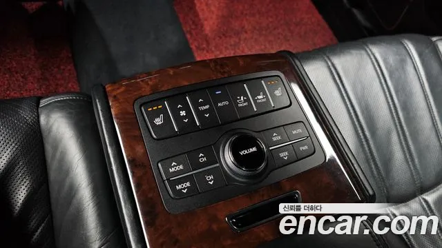 Hyundai Equus 2010 — фото 19