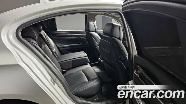 BMW 7-Series 2015 — фото 12