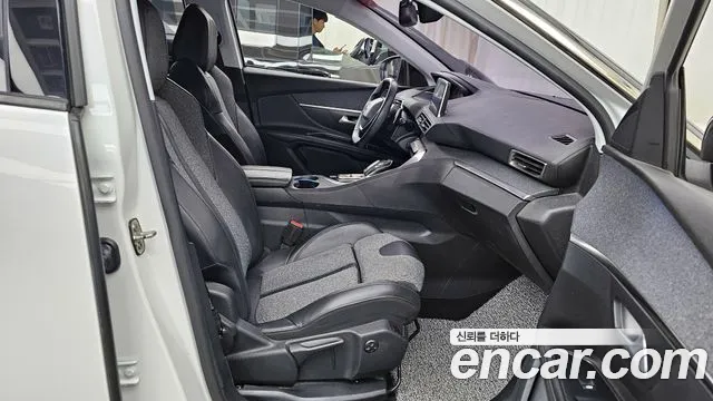 Peugeot 5008 2019 — фото 11