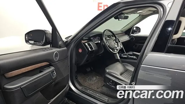 Land Rover Discovery 2019 — фото 10
