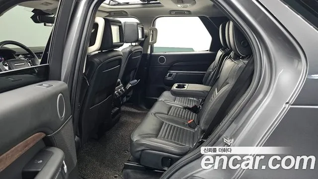 Land Rover Discovery 2019 — фото 11