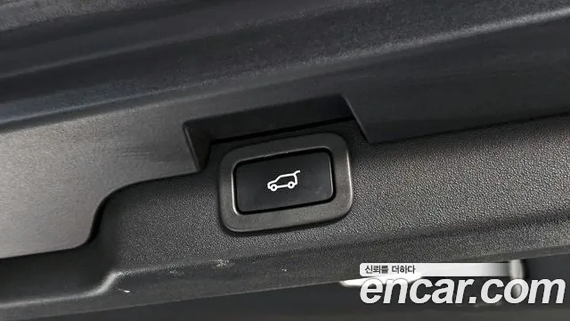 Land Rover Discovery 2019 — фото 17