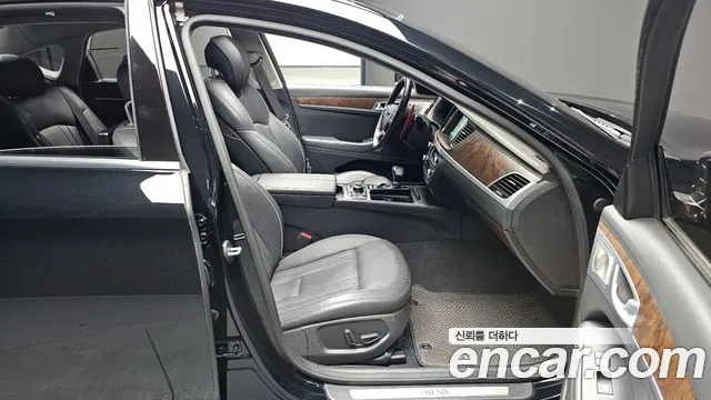 Hyundai Genesis 2014 — фото 10