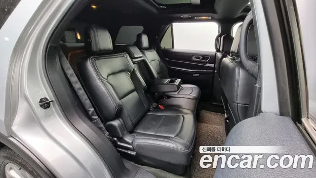 Ford Explorer 2016 — фото 19