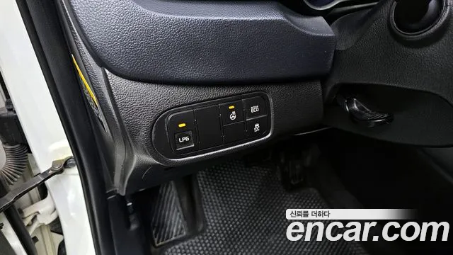 Kia Carens 2016 — фото 15
