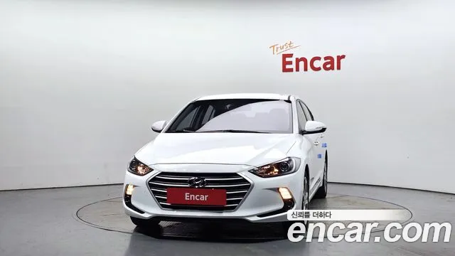 Hyundai AVANTE 2018 — фото 3