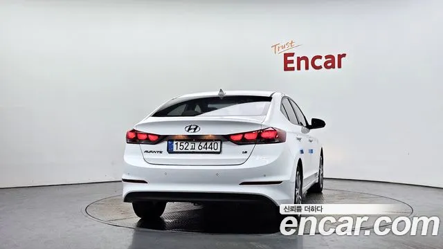 Hyundai AVANTE 2018 — фото 4