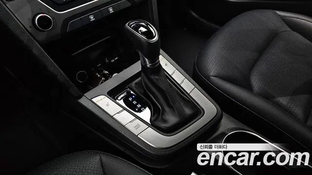 Hyundai AVANTE 2018 — фото 9