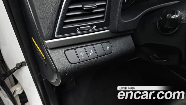 Hyundai AVANTE 2018 — фото 15