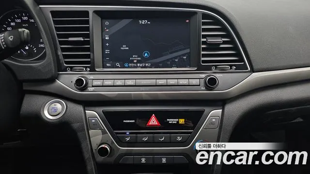 Hyundai AVANTE 2018 — фото 18