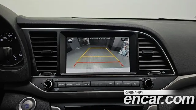 Hyundai AVANTE 2018 — фото 19
