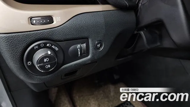 Jeep Cherokee 2016 — фото 15