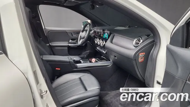 Mercedes-Benz GLA-Class 2021 — фото 11