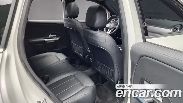 Mercedes-Benz GLA-Class 2021 — фото 12